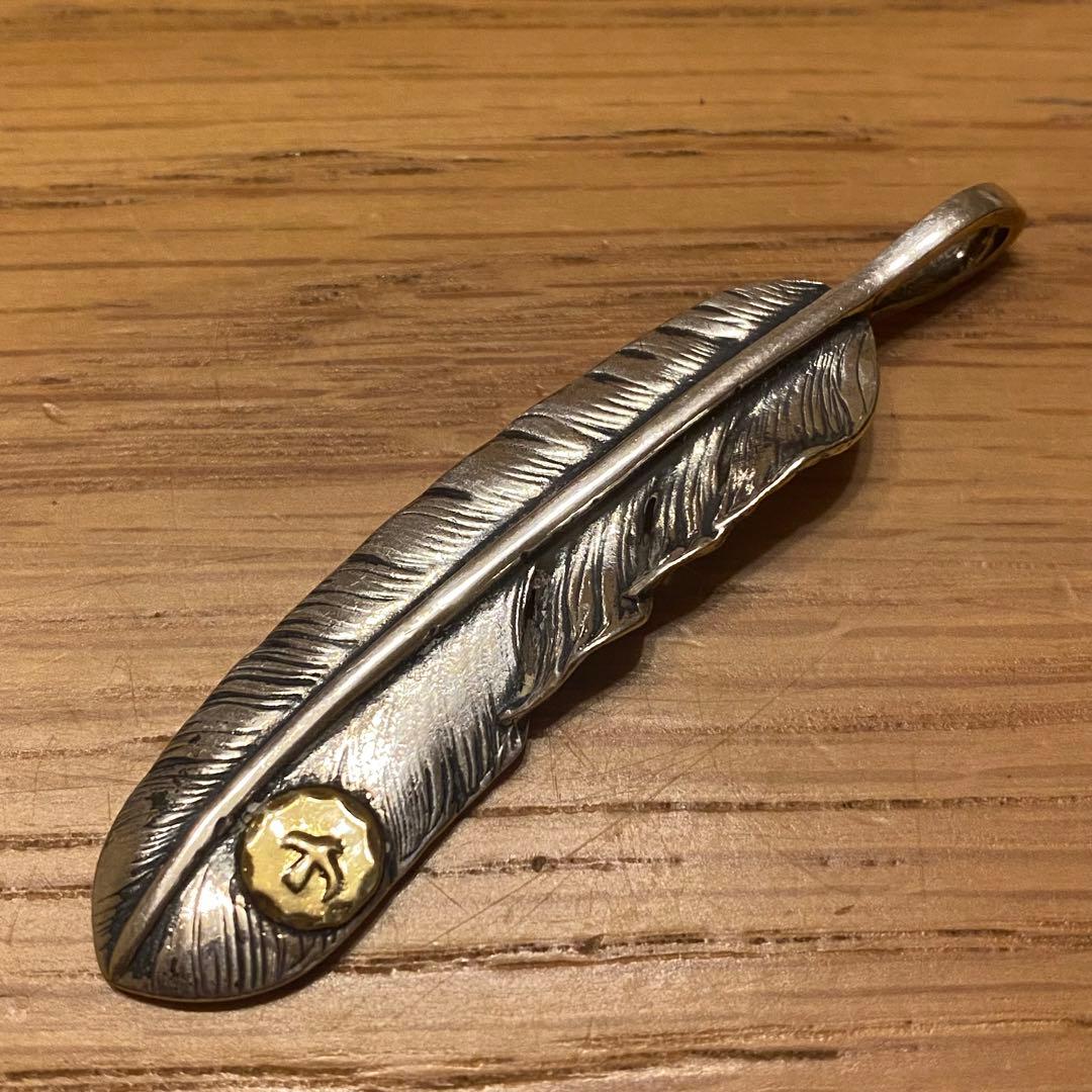 カ*リ様 Goro's ゴローズ　現行　金メタル付き特大フェザー