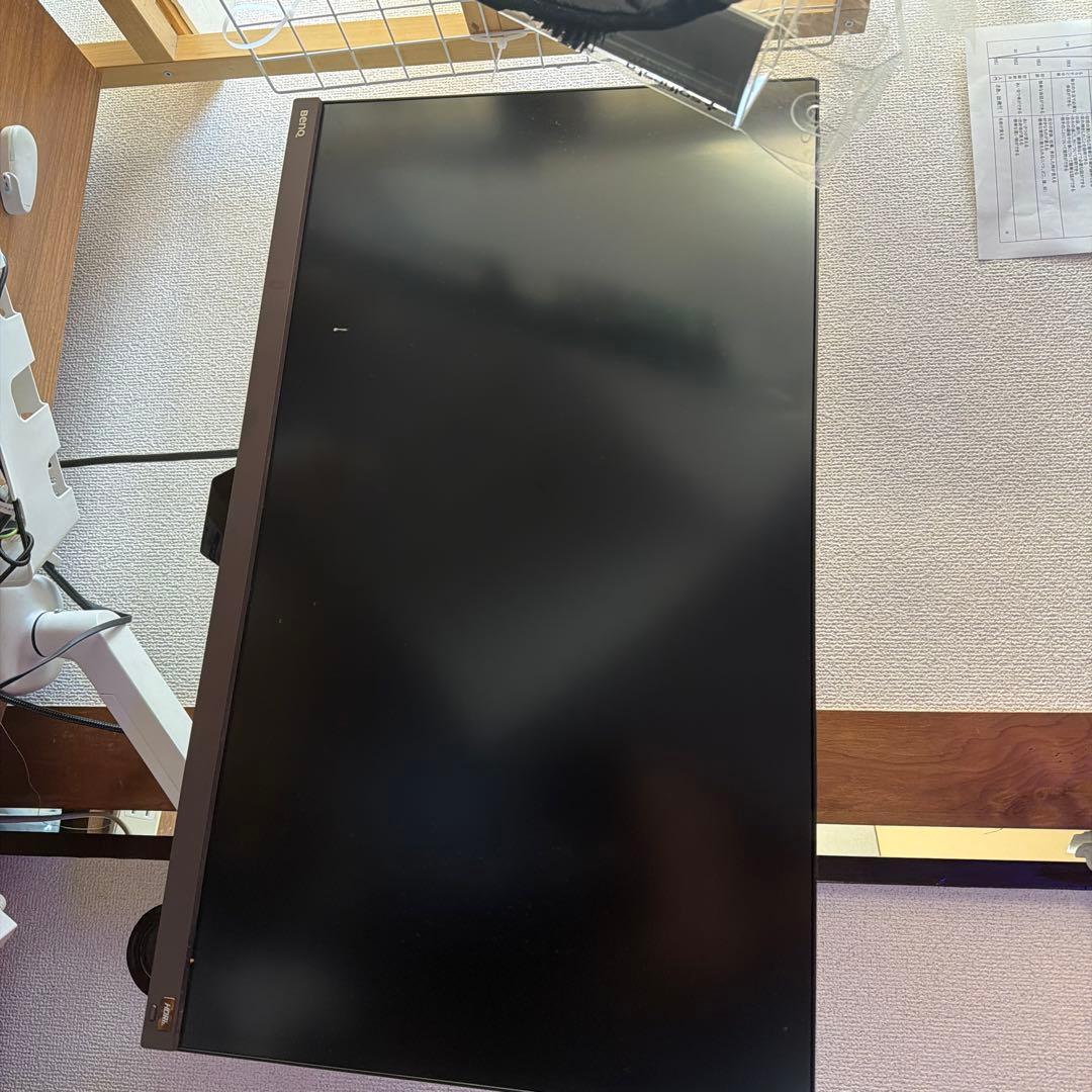 レオン　Benqモニター　28 ew2880u