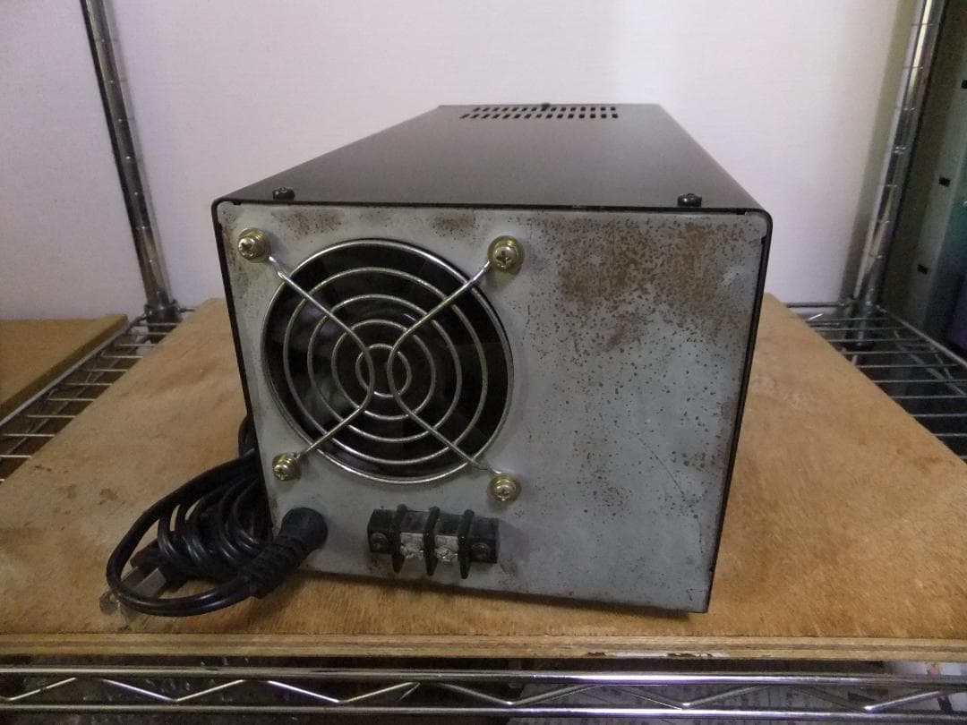 ☆最終値下！アルインコ　電圧可変型　30A安定化電源　DM-130MV（現状）