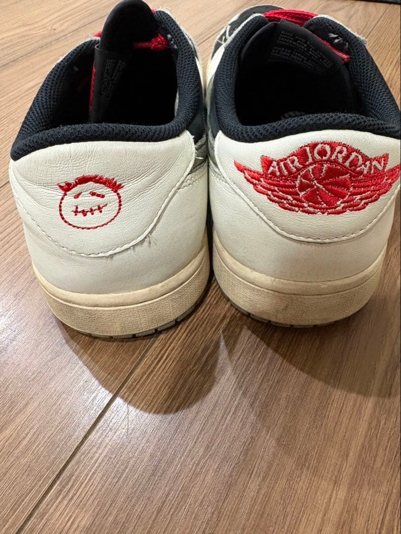 ジョーダン1 トラヴィス　スコット　ミディアムオリーブ