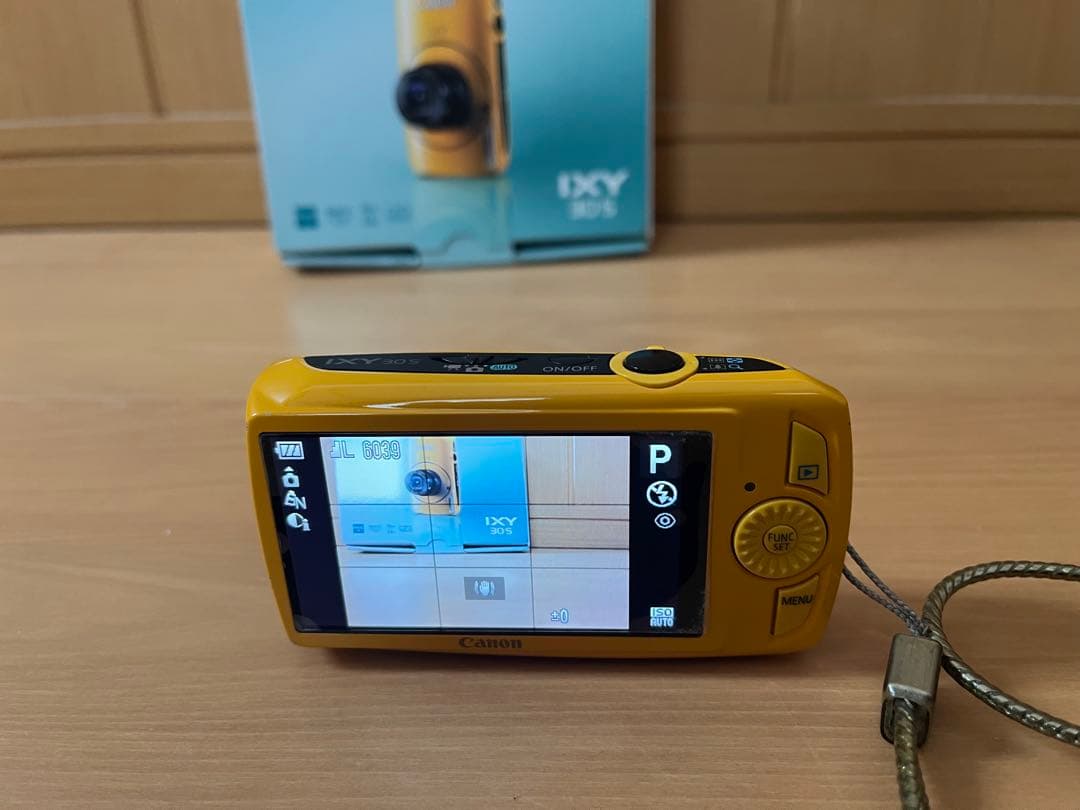 Canon IXY 30S イエロー 　レア物 美品　完動品