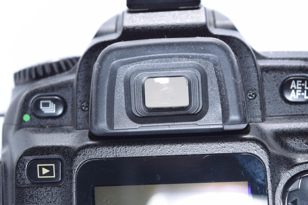 ③Nikon D50 Ｗレンズセット　携帯バック、おまけ付き