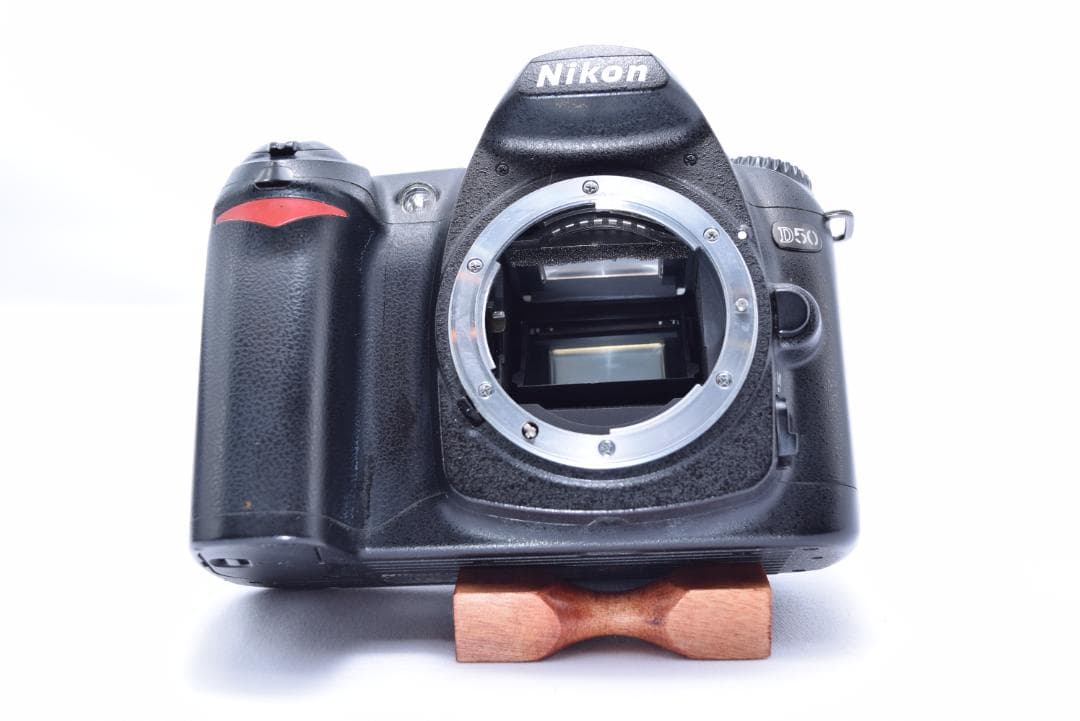 ③Nikon D50 Ｗレンズセット　携帯バック、おまけ付き