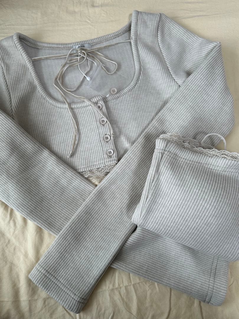 【yilon】RIB ENSEMBLE BUTTON TOPS