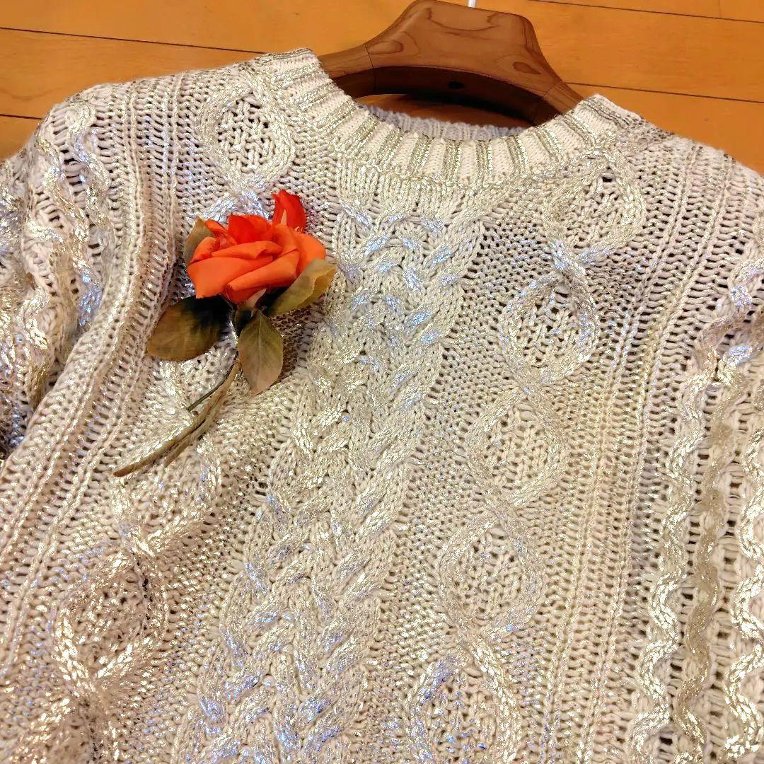 プラスオトハ 箔デザイン ケーブルニットプルオーバートップス