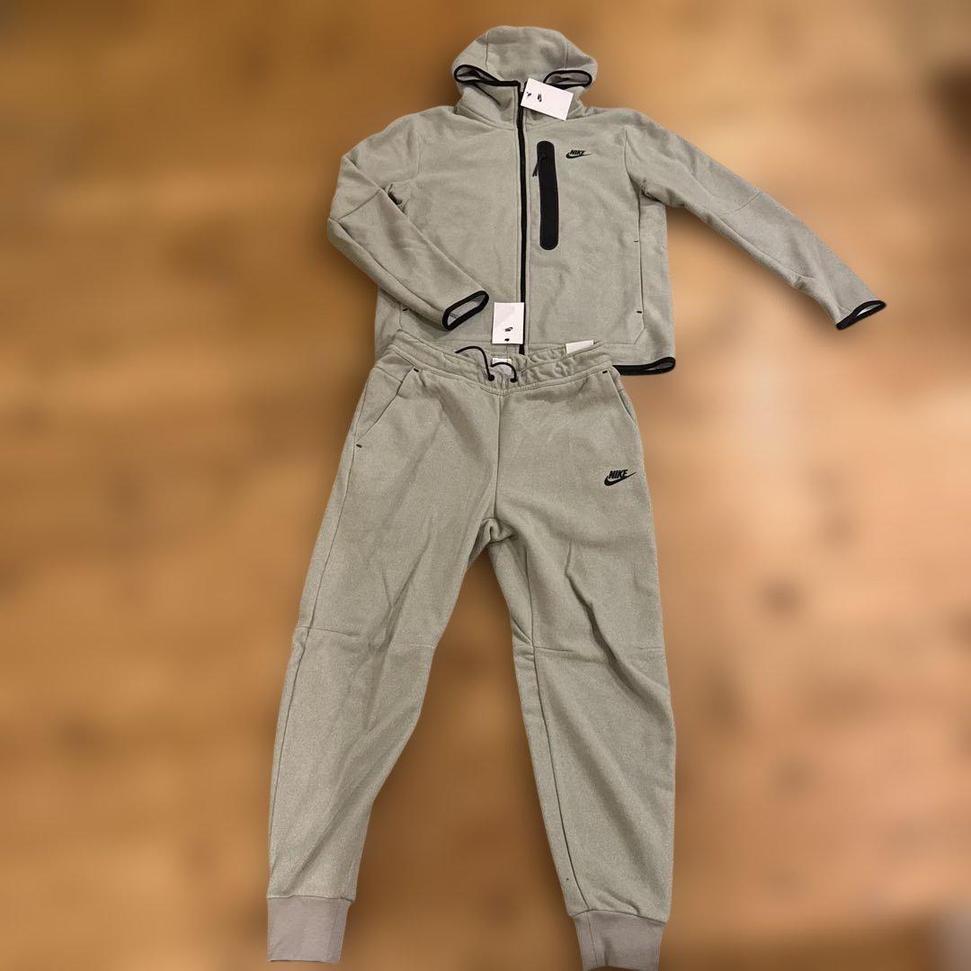新品　ナイキ　テックフリース　セットアップ上下セットL