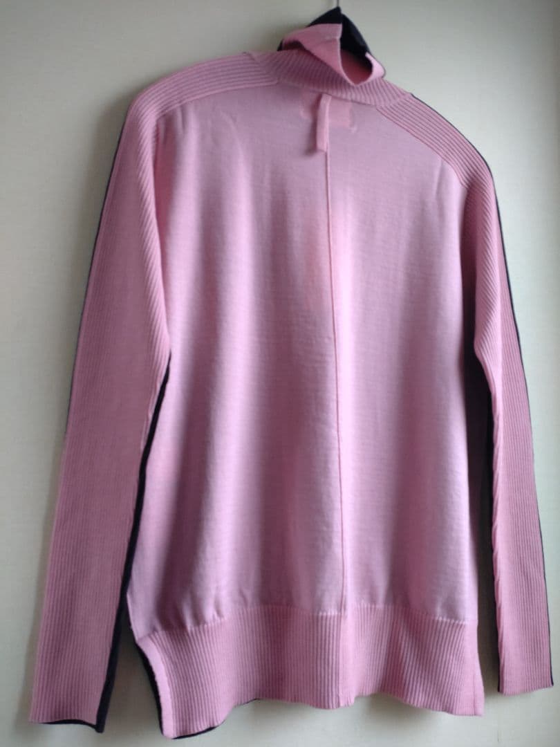 【未使用タグ付き】BEIGE，バイカラーウールタートルニット