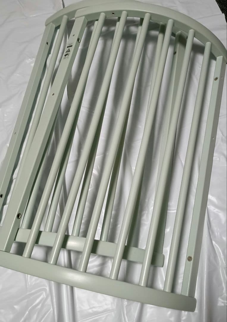 中古・良品　STOKKE ベビーベッド V2　ミントグリーン　おまけ付き