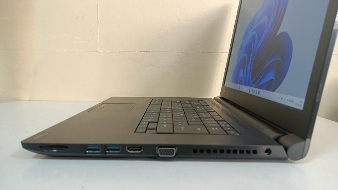 美品ノートパソコンTOSHIBA第五世代Corei5 SSD512Gメモリ16G