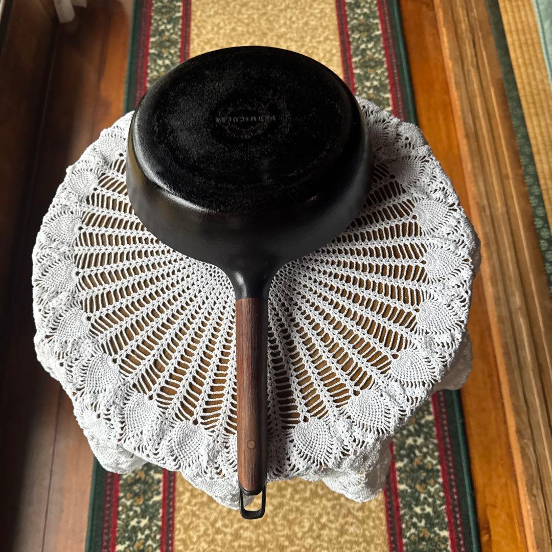 パーミュキラ 鋳鉄製フライパン 木製ハンドル ウォルナット