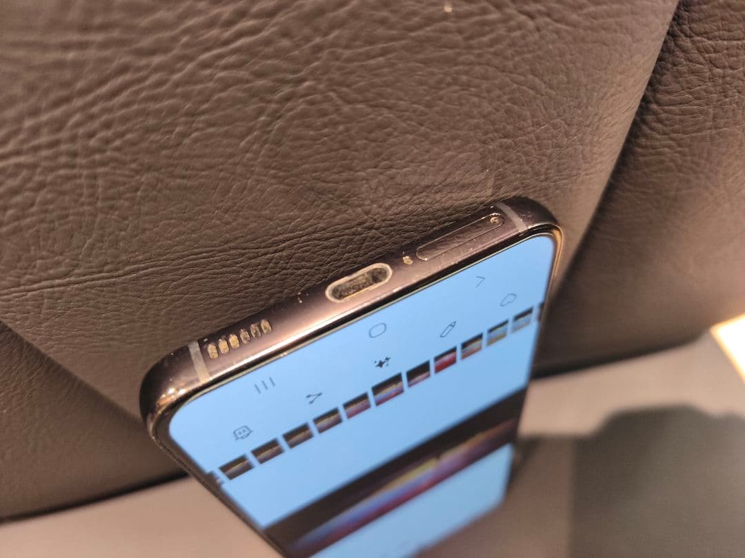 docomo GalaxyS22 SC-51C ファントムブラック