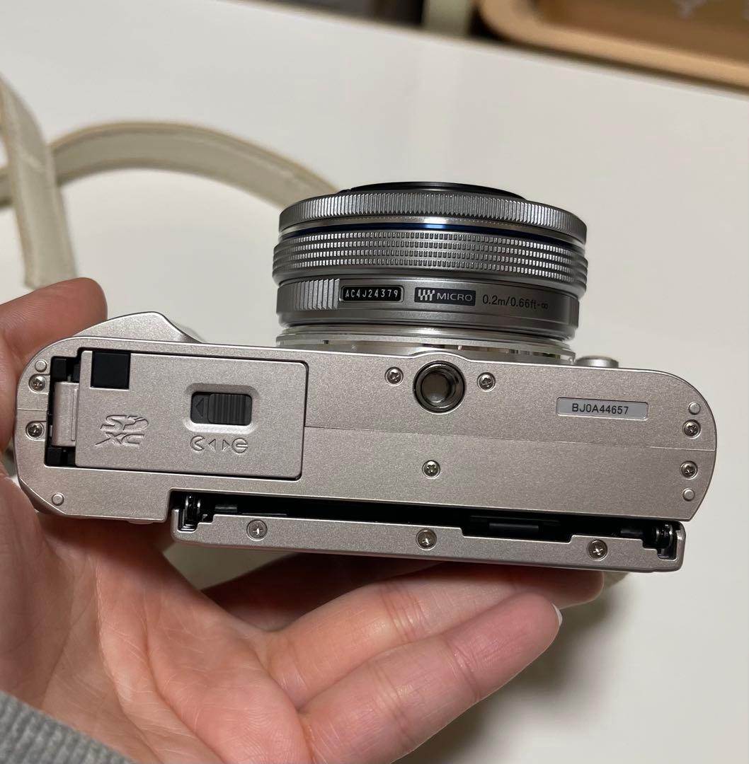 【動作確認済】 OLYMPUS PEN E-PL9 ミラーレス一眼 ホワイト