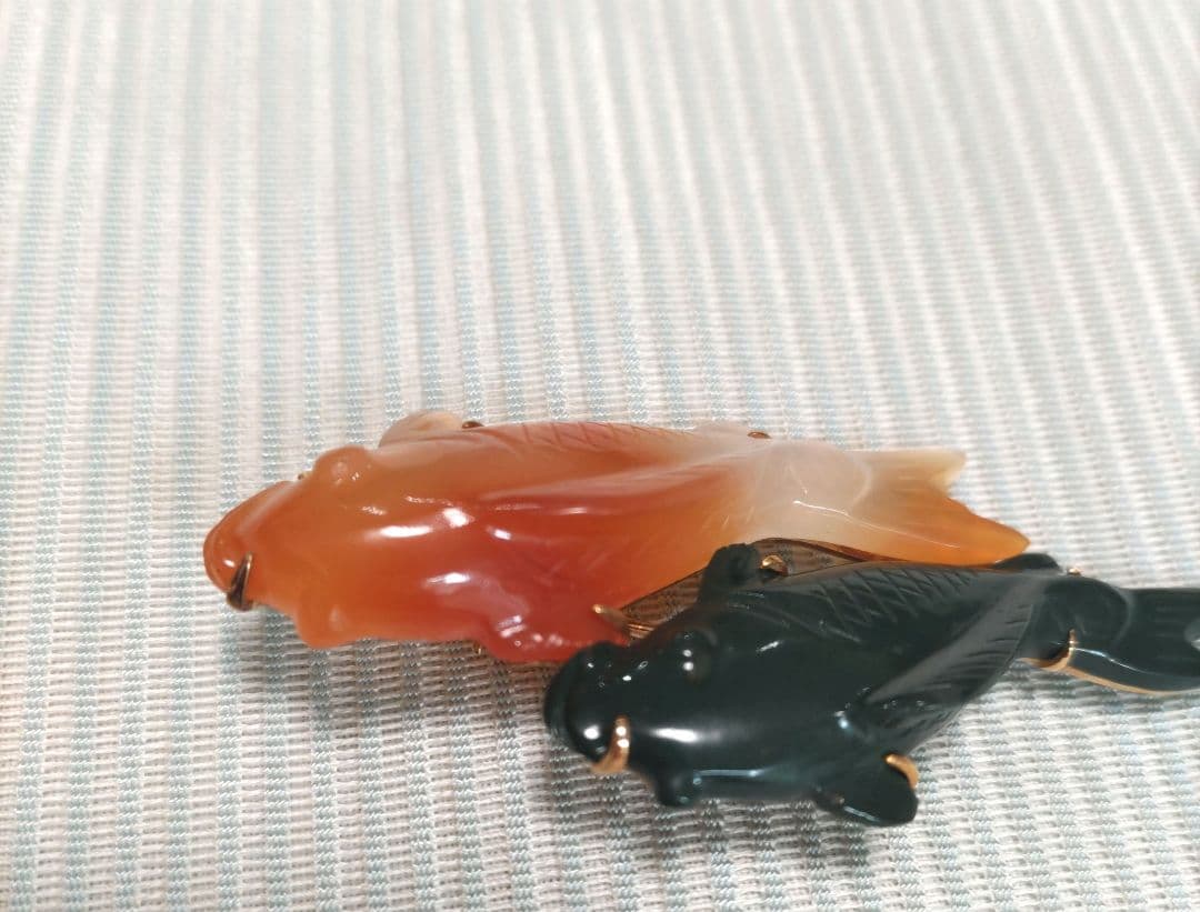 鯉　ブローチ　金属　天然石　K18
