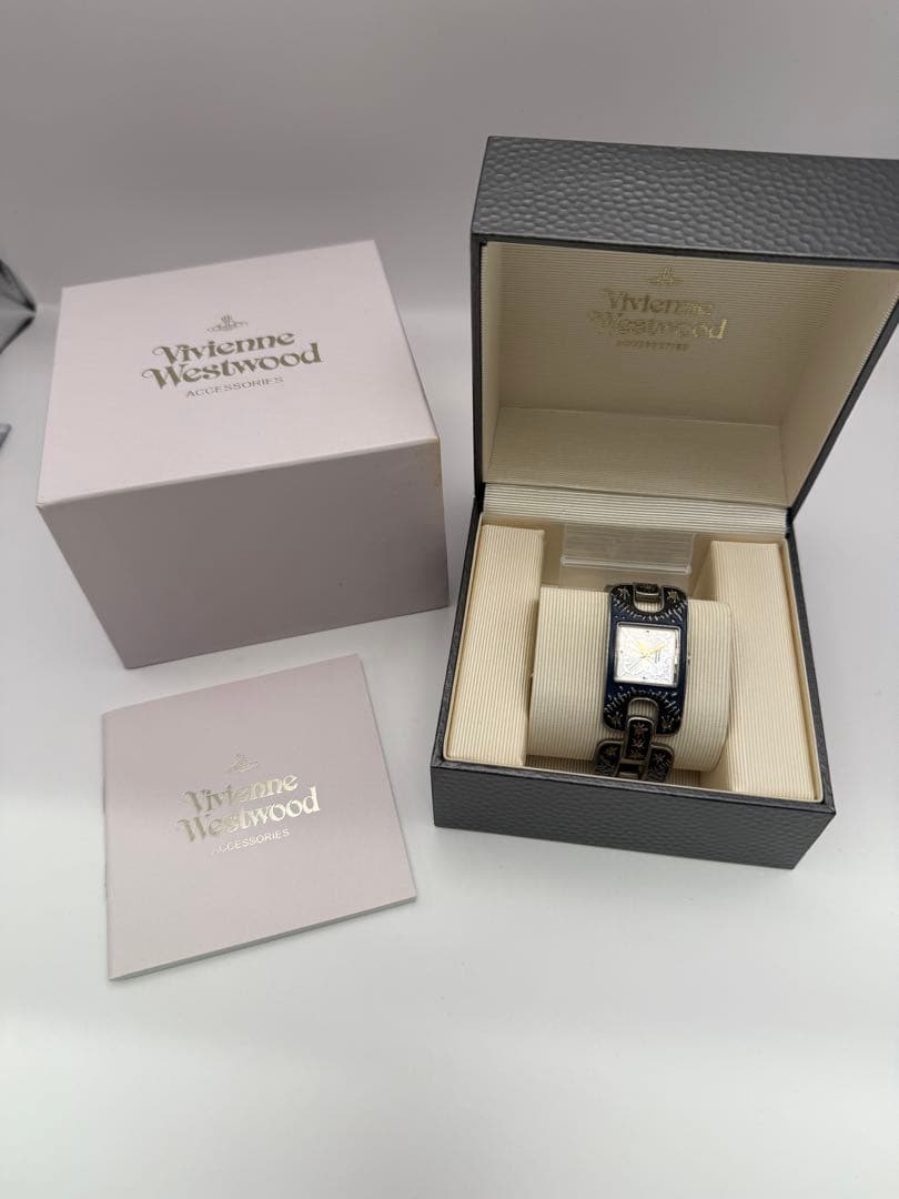 【箱・取説付き】　不動品　ヴィヴィアン時計【2】