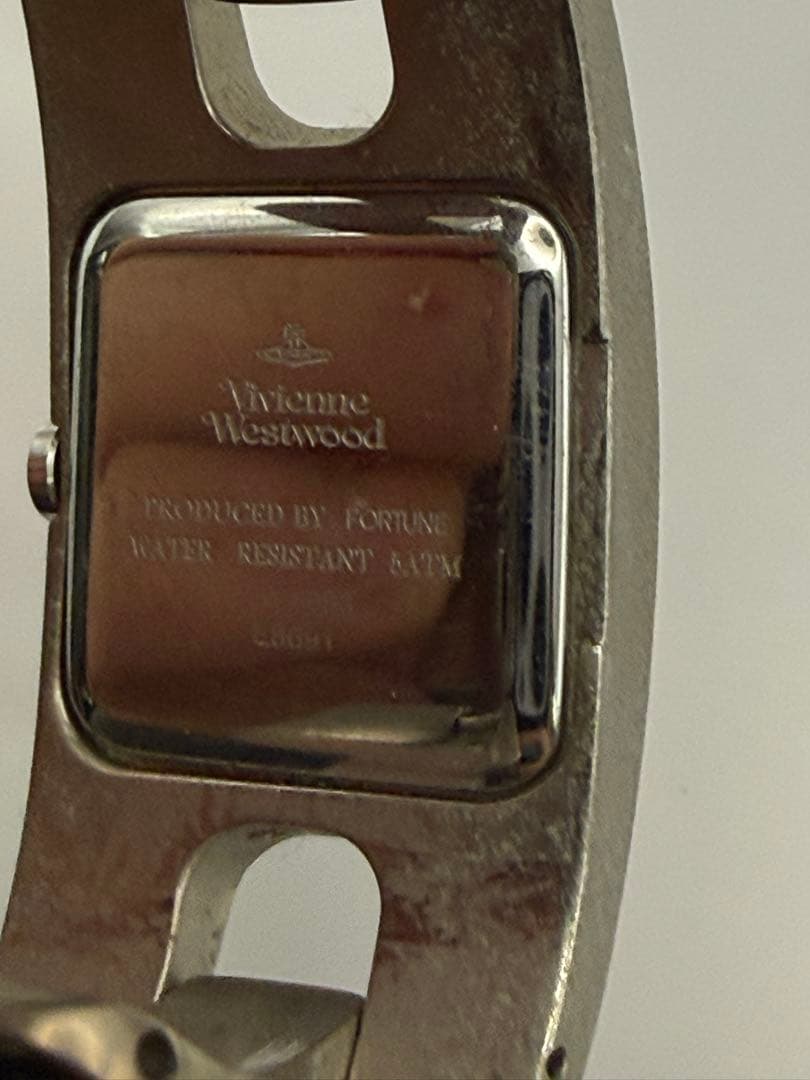 【箱・取説付き】　不動品　ヴィヴィアン時計【2】