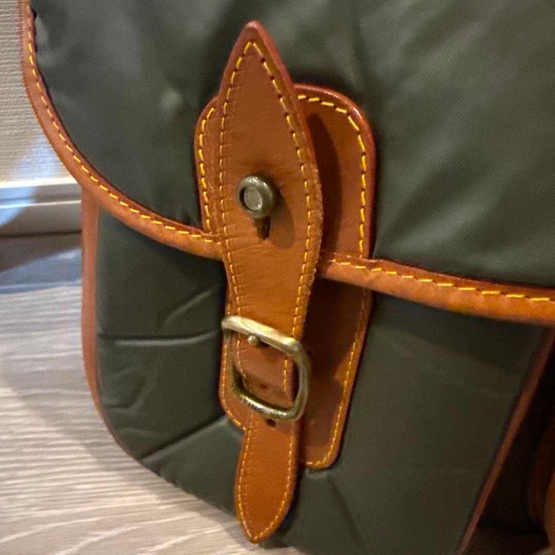 【美品】ハンティングワールド バチューサーパス カーキ系 メッセンジャーバッグ