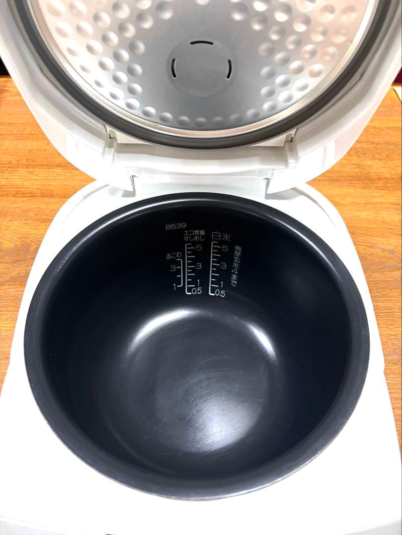 象印 炊飯器　極め炊き　豪熱沸とうIH 5.5合炊きNP-XB10-WA