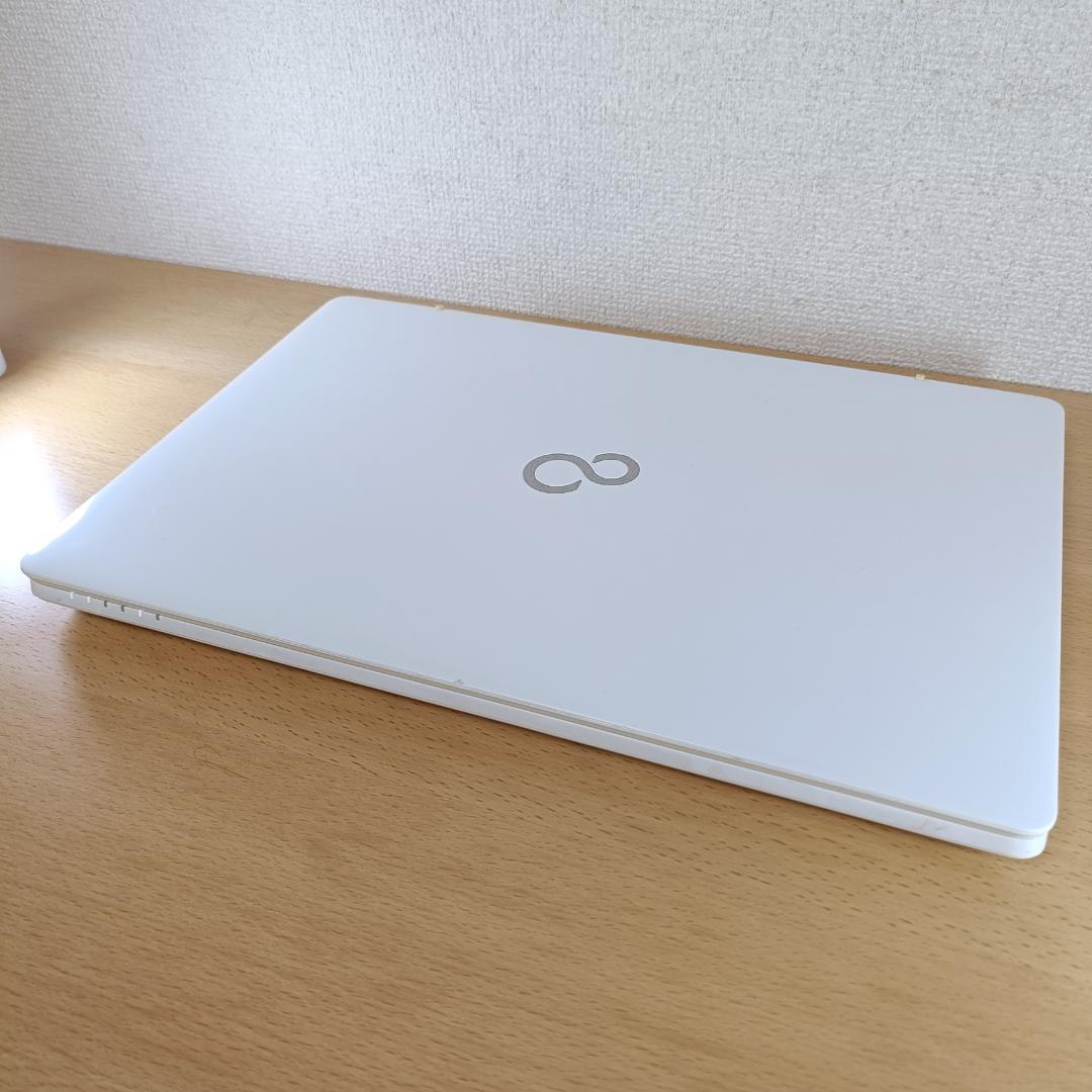 富士通 ノートパソコン Corei7 Windows11 SSD メモリ16GB