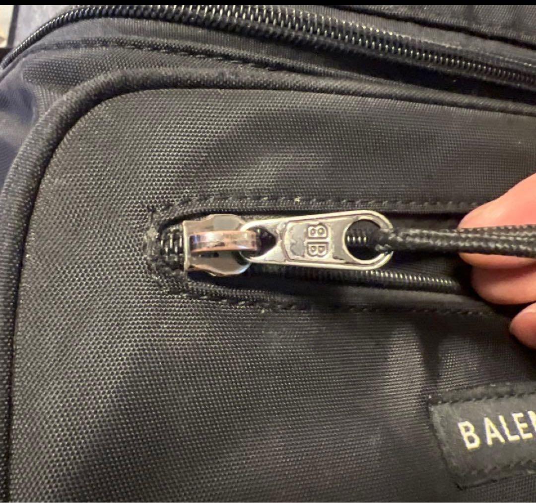 BALENCIAGA ボディバッグ ブラック　バレンシアガ