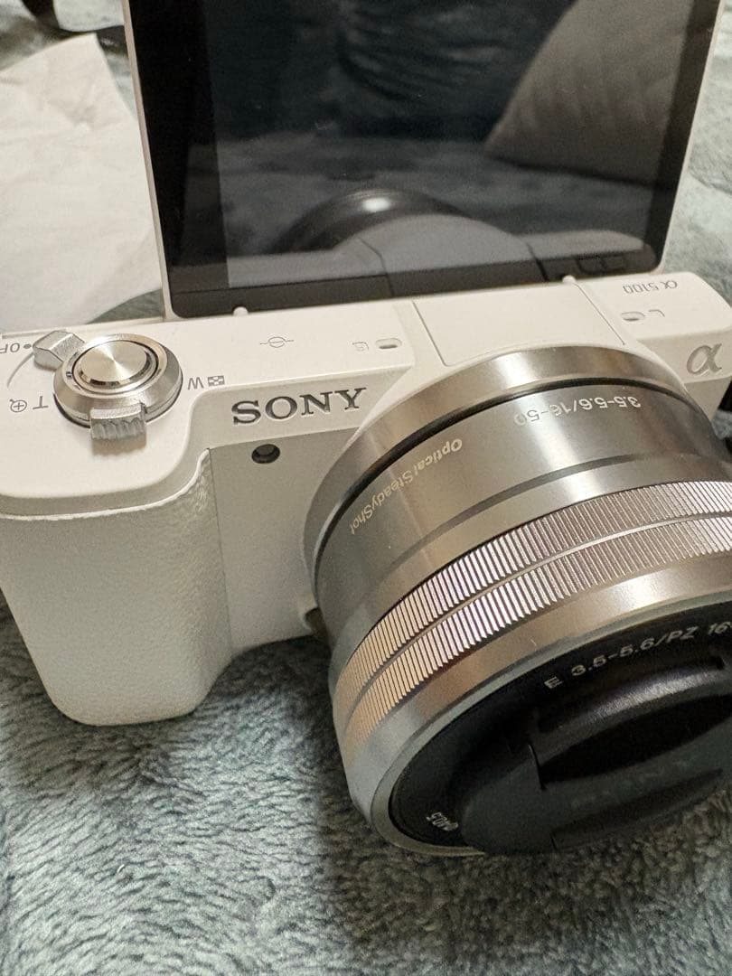 SONY α5100 ミラーレス一眼カメラ 本体とレンズ付き 超美品