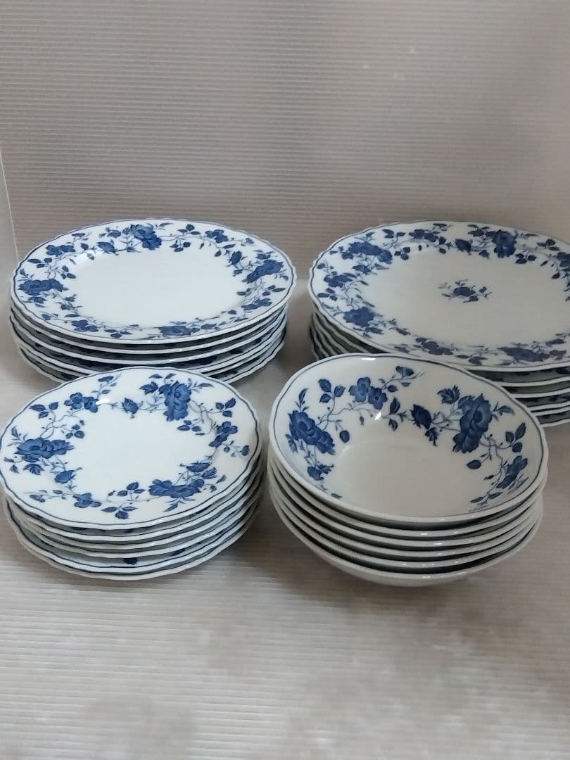 ロイヤルマイセン　カップ＆ソーサー、ボウル、プレート　36pc