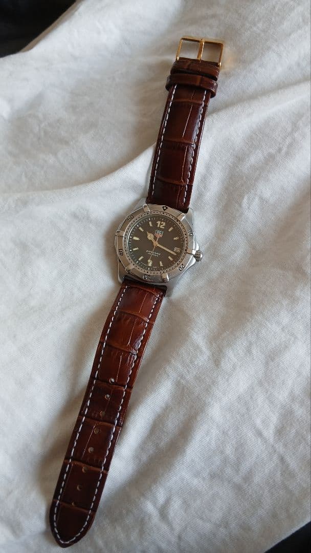 TAG Heuer タグ ホイヤー 腕時計　プロフェッショナル 200シリーズ