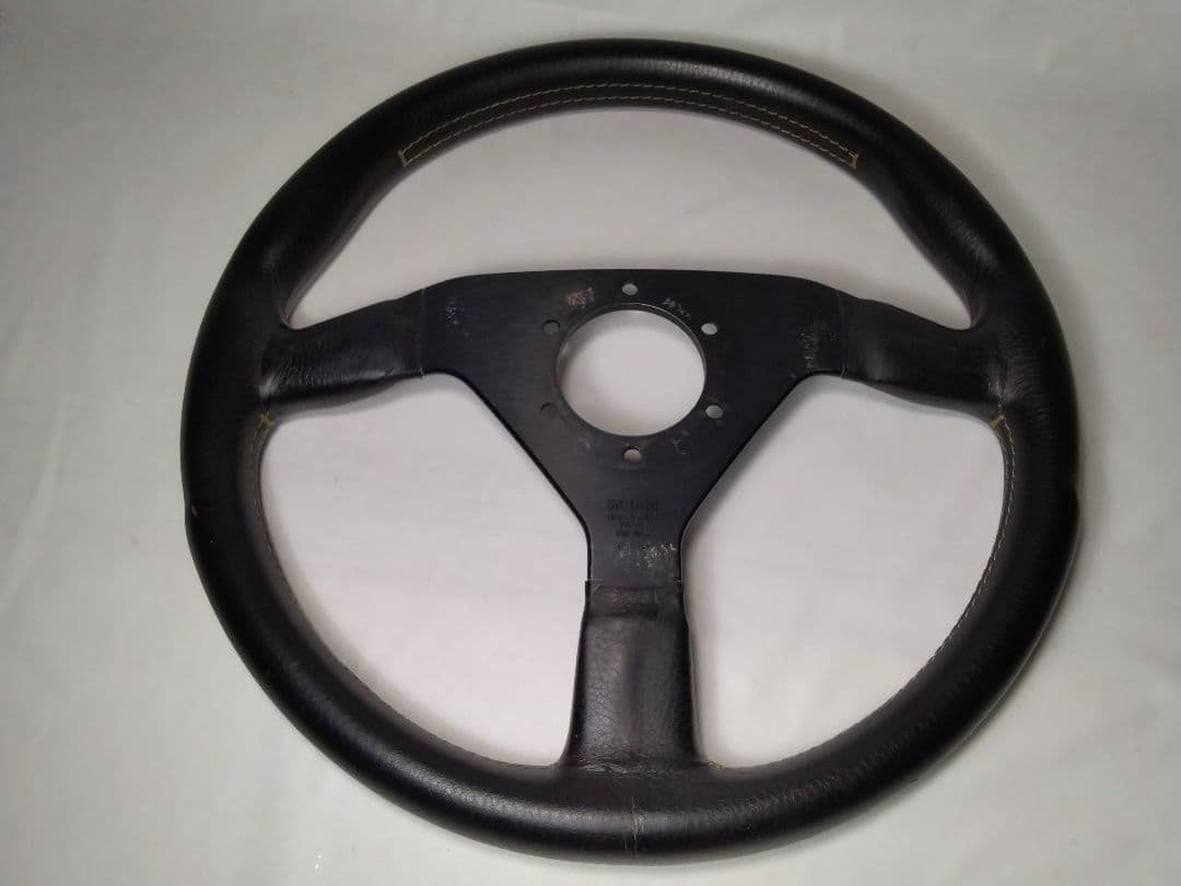 MOMO　ステアリング　３４cm　 ヴェローチェレーシング　当時物