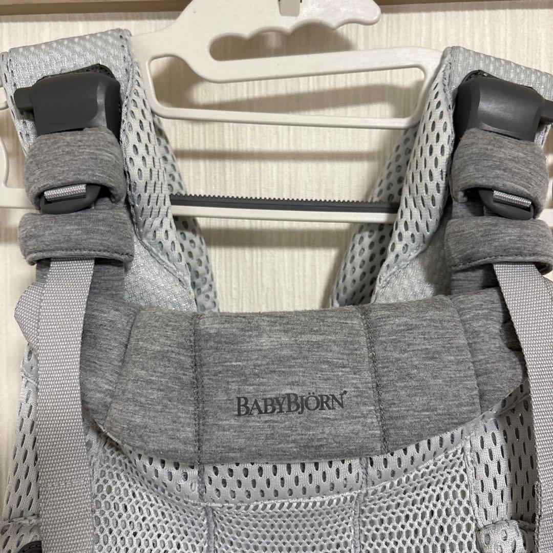 ベビービョルン　抱っこ紐　ベビーキャリアHARMONY シルバー