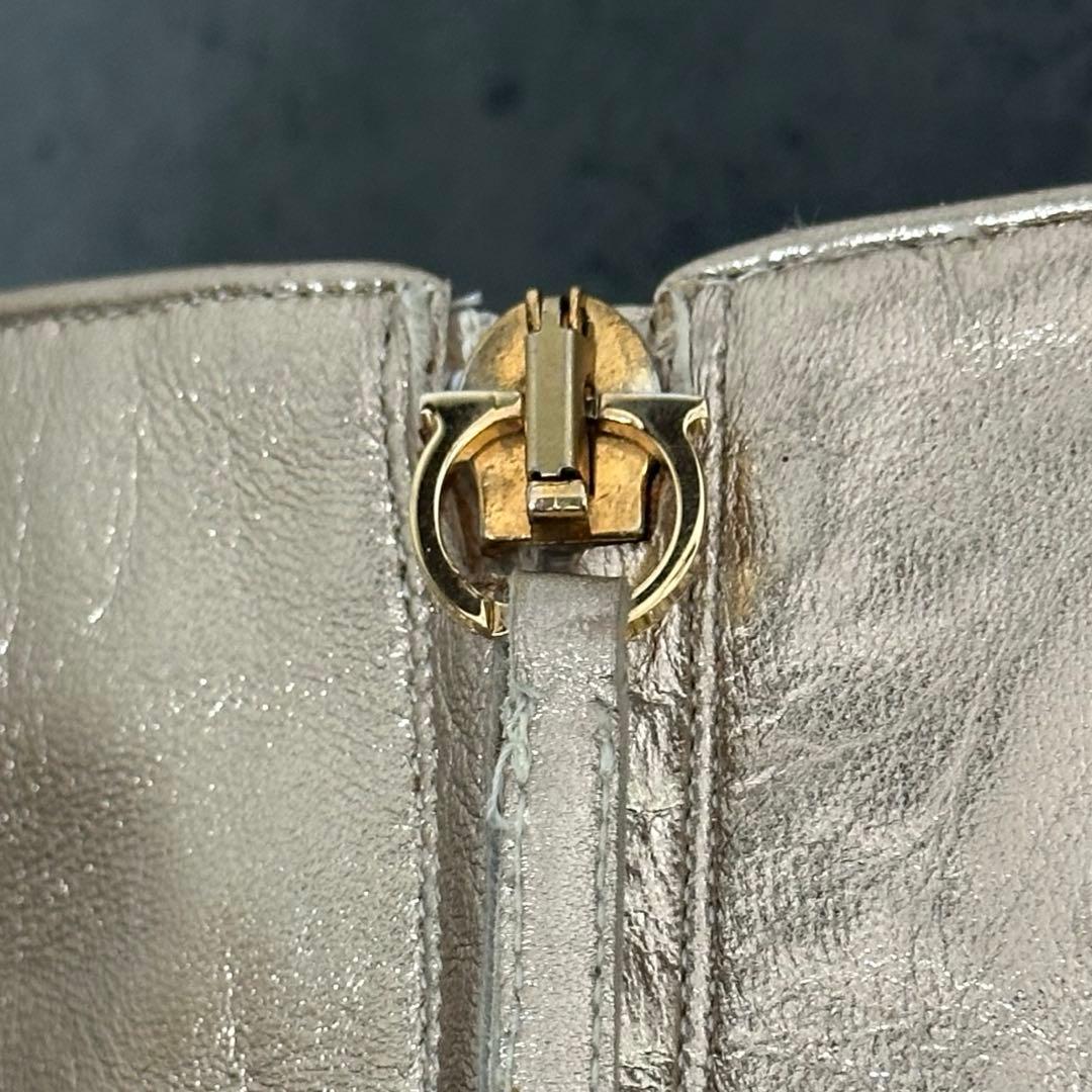 未使用✨Salvatore Ferragamo レザー　ロングブーツ　ゴールド
