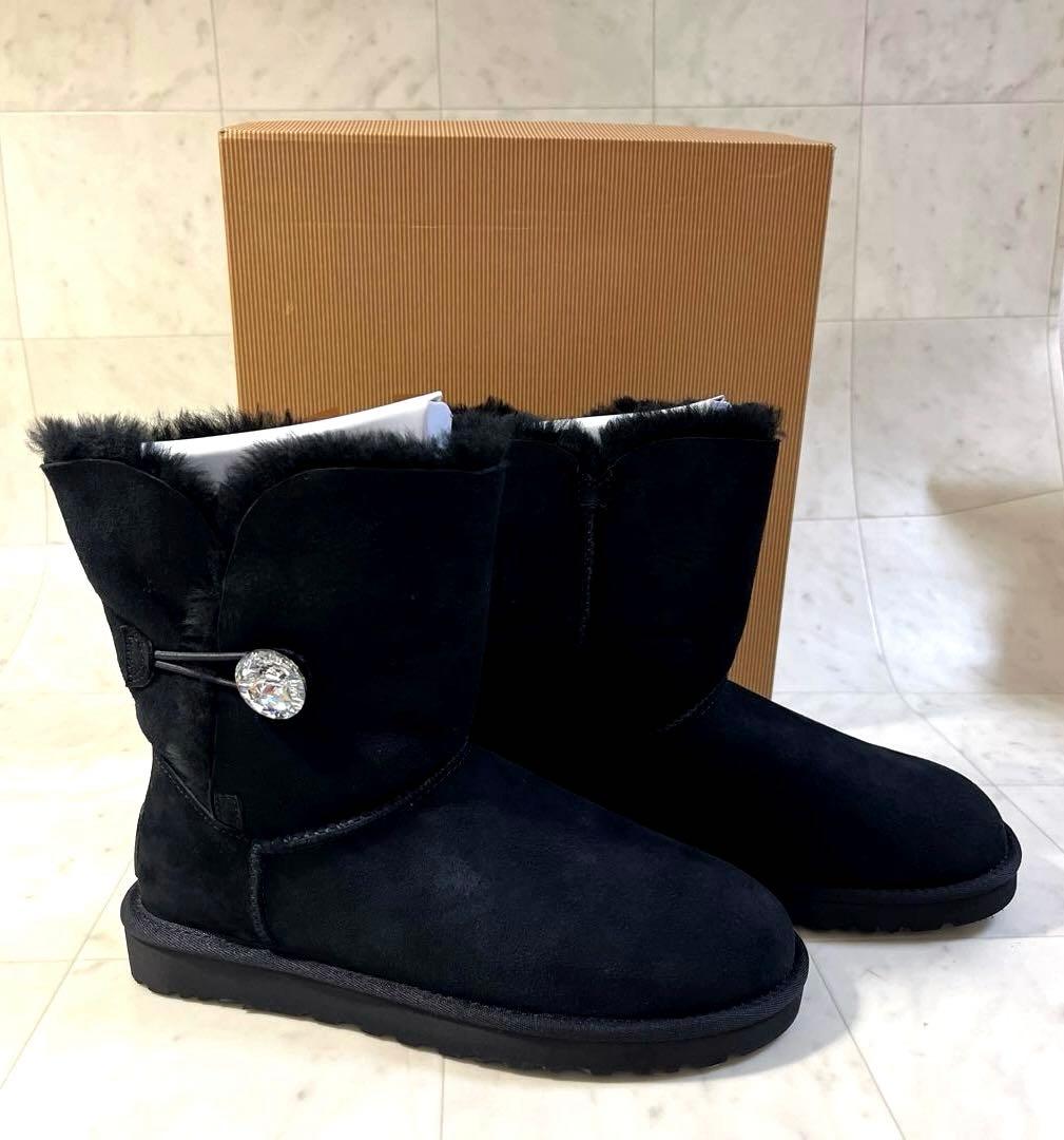 【新品未使用】UGG ブラック ムートンブーツ・スワロフスキー