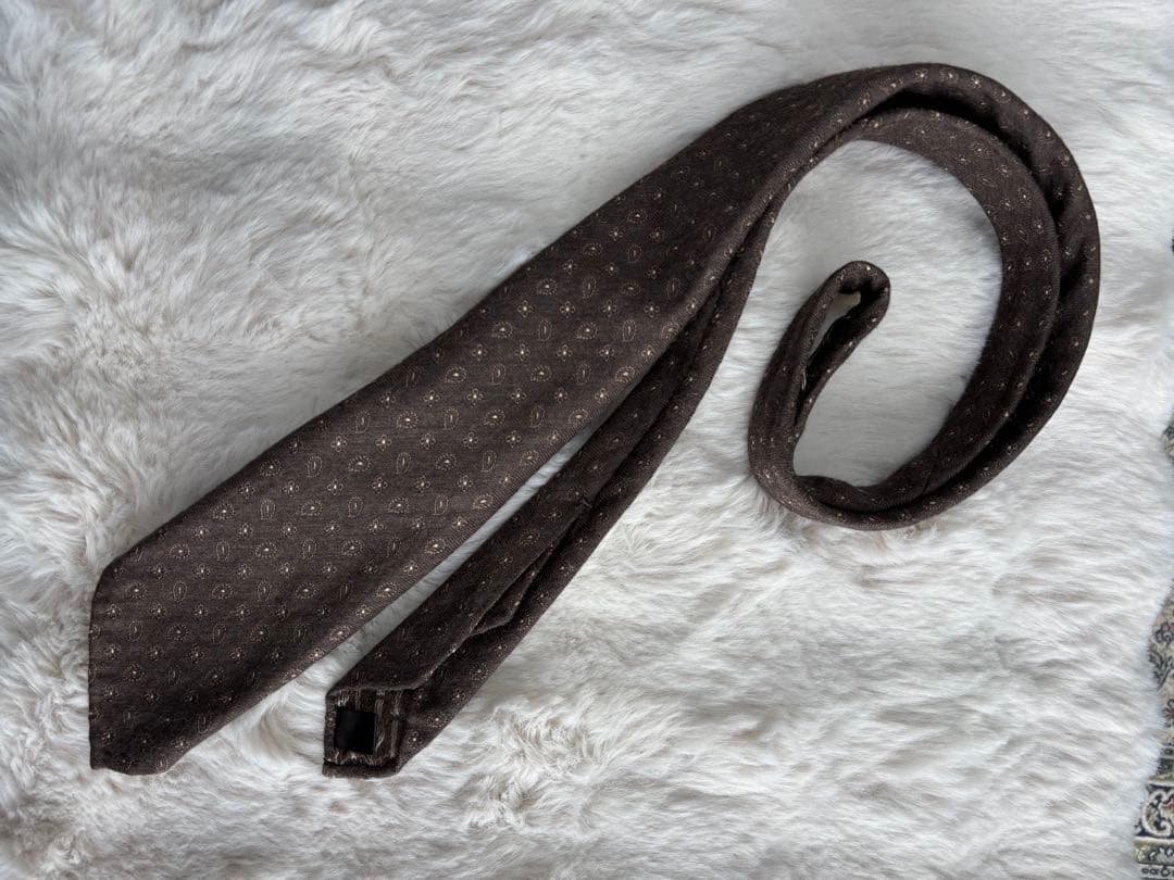 Tie your tieブラウン ウールセッテピェゲ