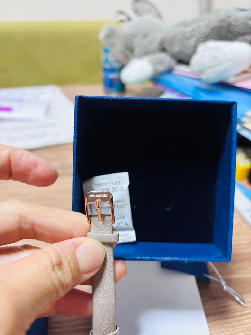 Swarovski クォーツ腕時計 ゴールド/ベージュ