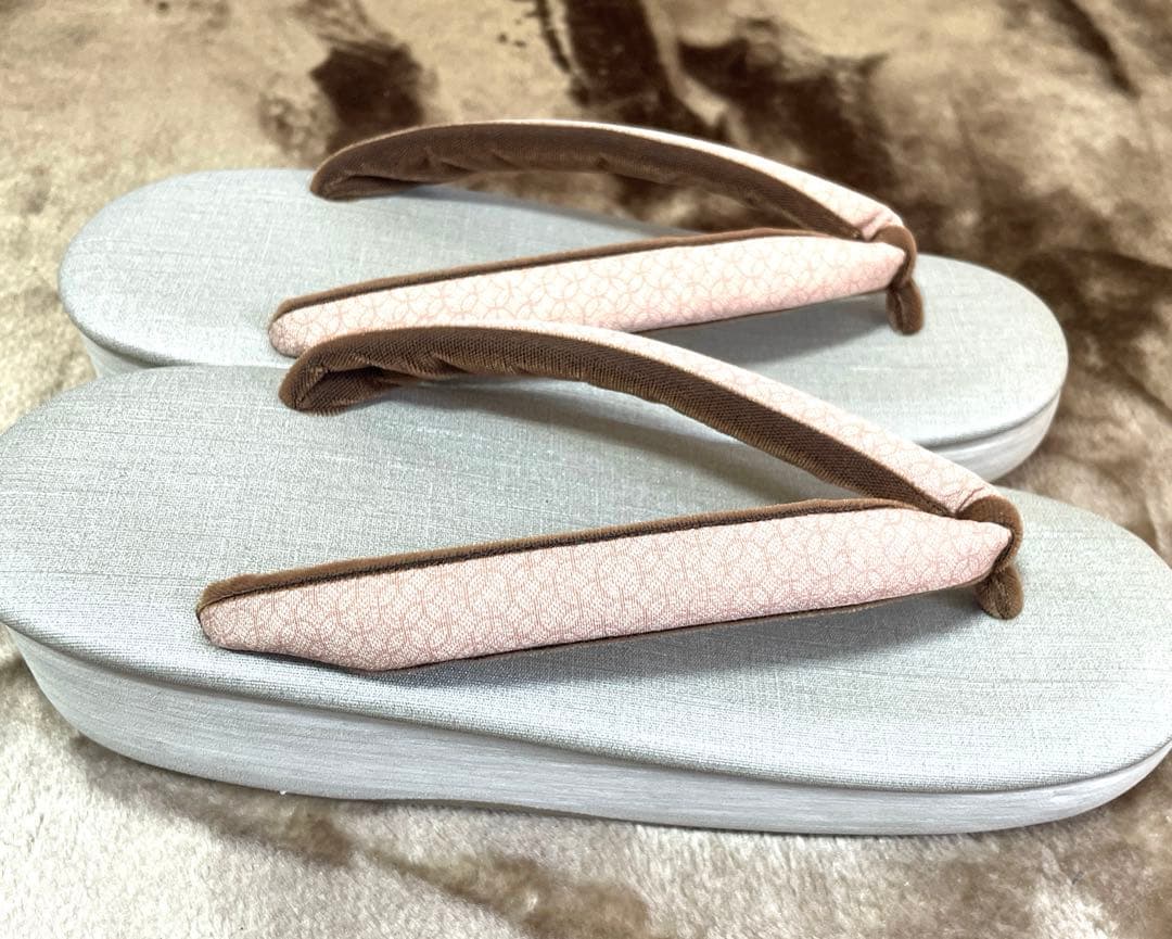 菱屋　カレンブロッソ　草履　グレー&ピンク　布地