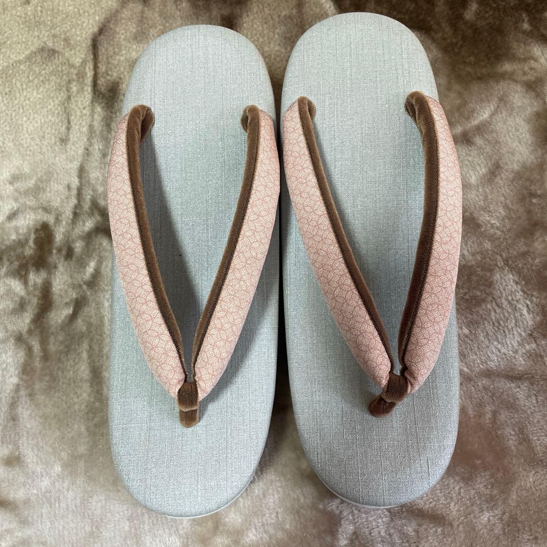 菱屋　カレンブロッソ　草履　グレー&ピンク　布地