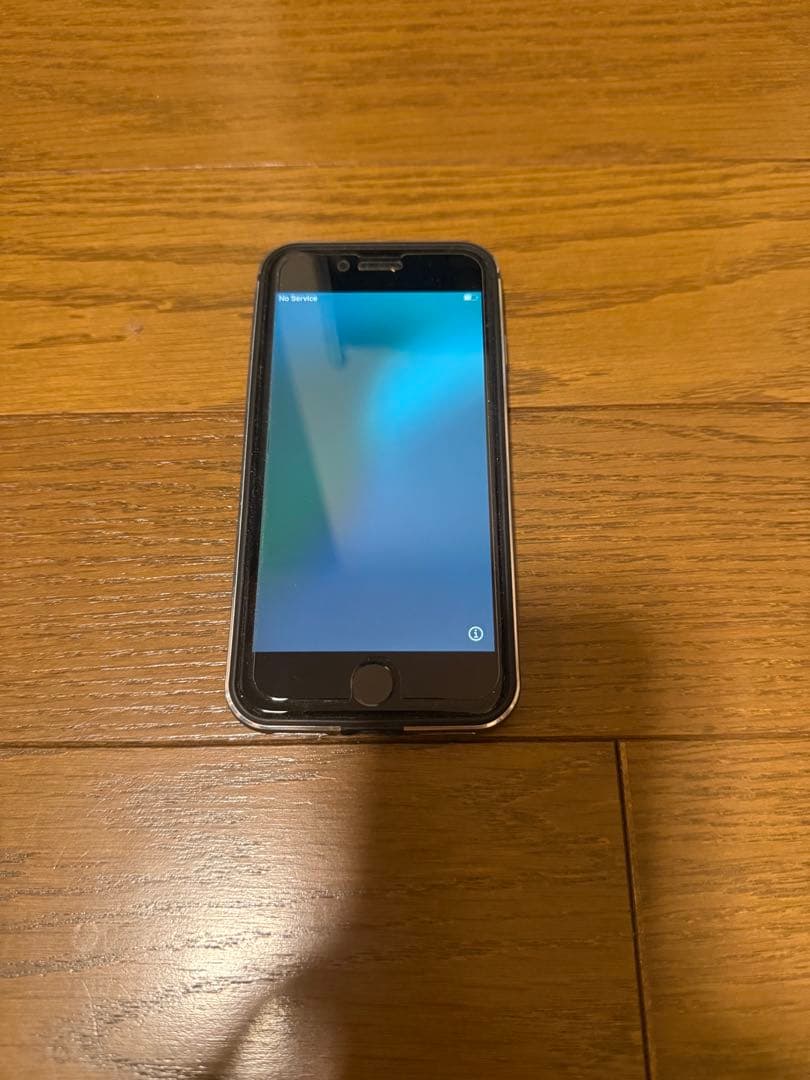 Apple iPhone SE第2世代　ブラック　64ギガ