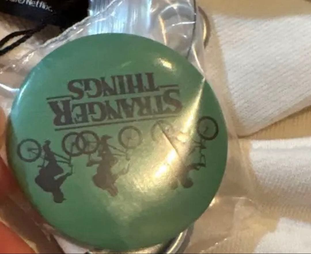 STRANGER THINGS niko and コラボ　パーカー　ホワイト