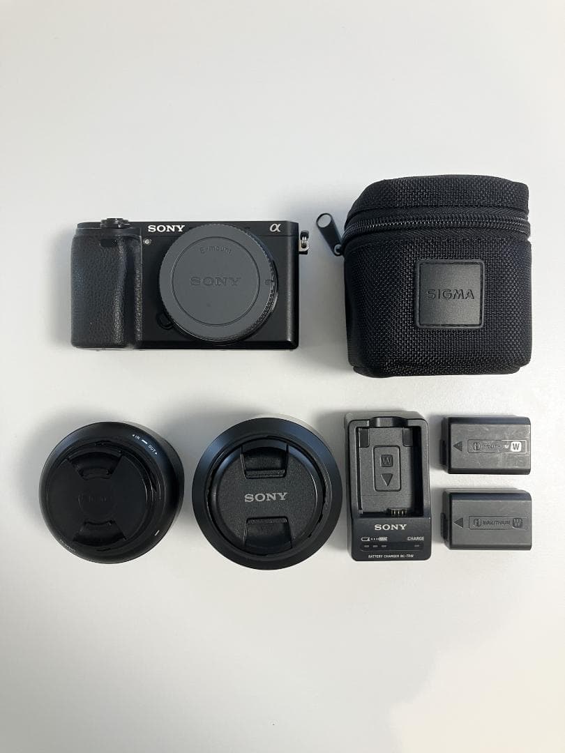 SONY α6300と単焦点レンズセット（純正バッテリー＋純正チャージャー付き）