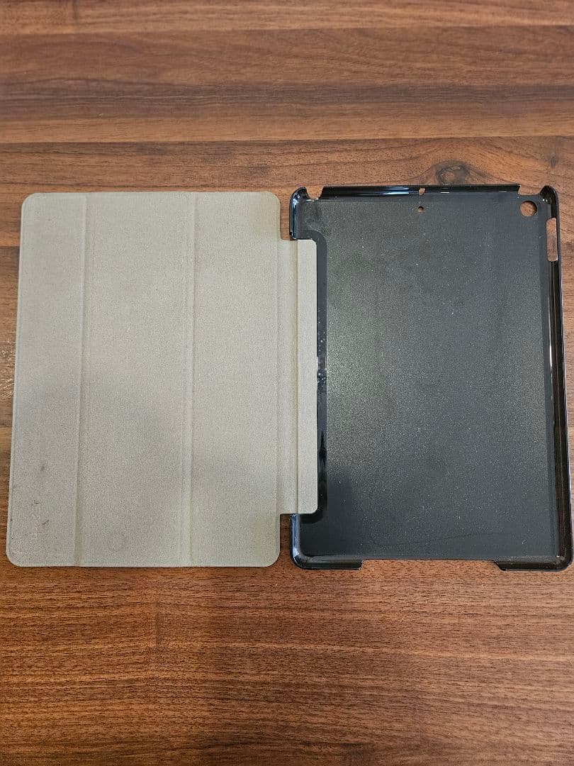 5 【値段交渉可】iPad (第6世代) 32GB Wi-Fiモデル ケース付き