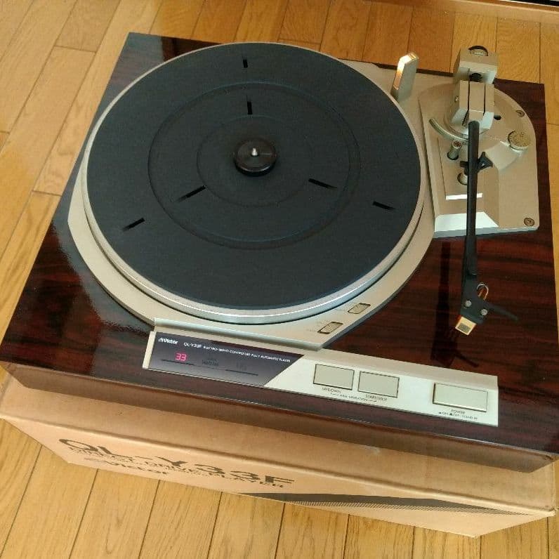 【レコードプレーヤー】