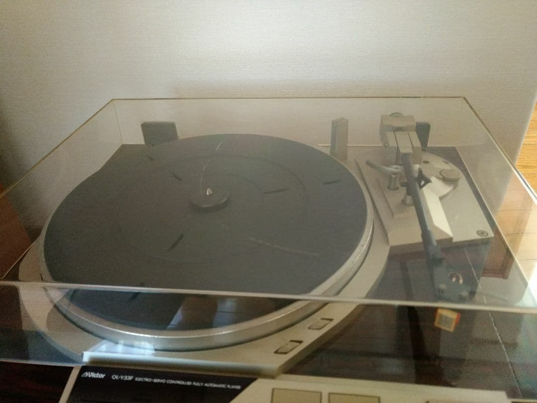 【レコードプレーヤー】