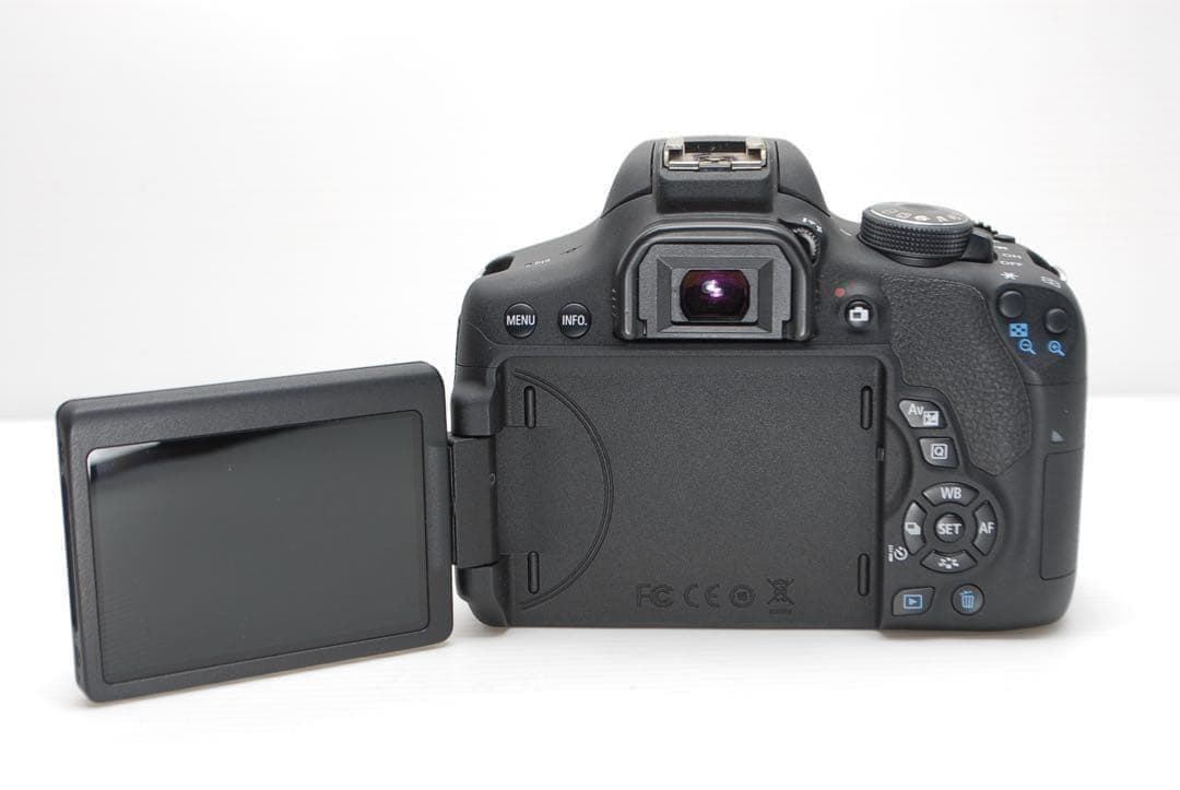 ❤️Canon kiss X8i❤️動作確認済 高画質 美品 単焦点レンズ付き