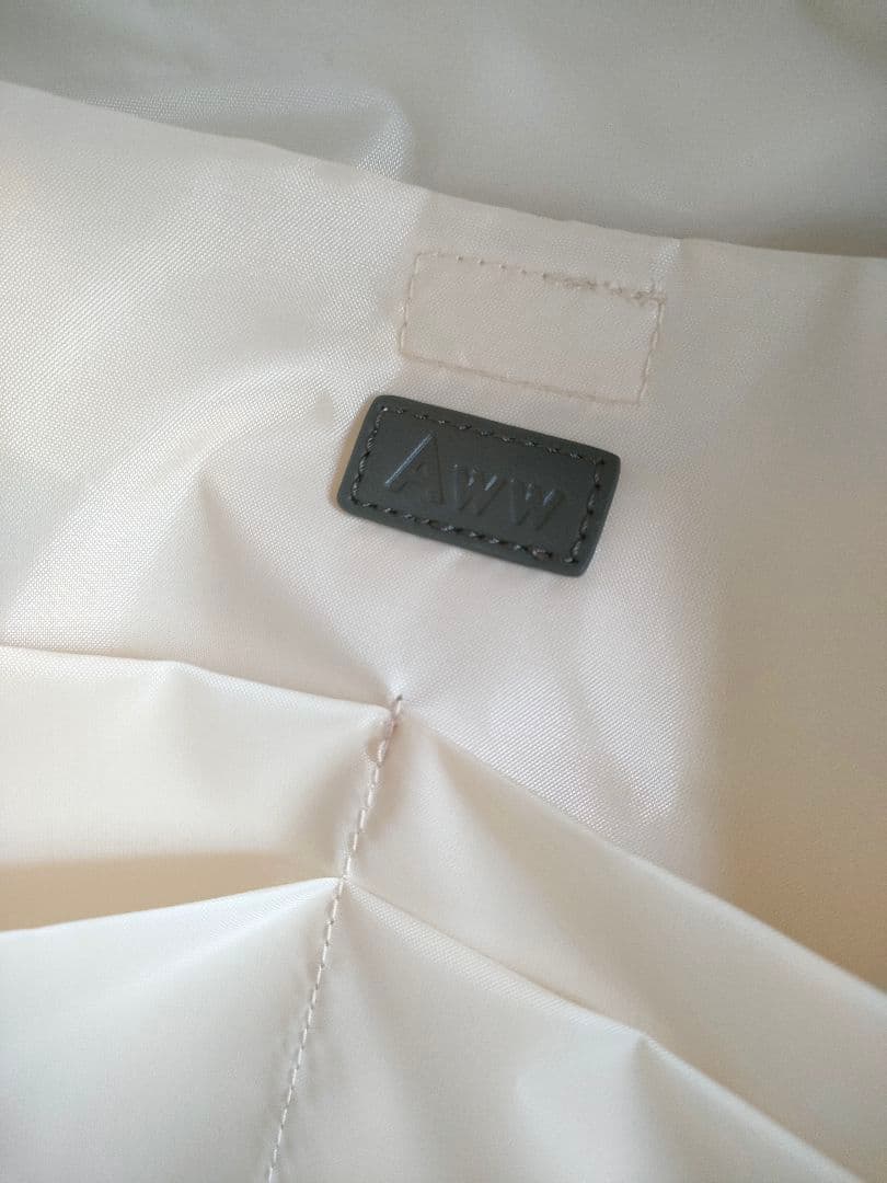 新品未使用★めちゃかわ！ Aww サボテンヴィーガンレザー　ボストンバッグ 　白