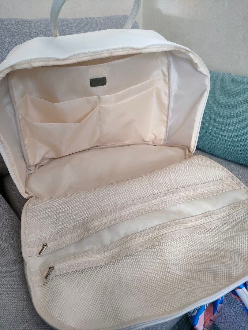 新品未使用★めちゃかわ！ Aww サボテンヴィーガンレザー　ボストンバッグ 　白