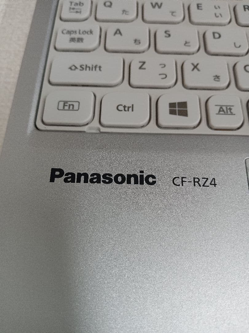 ✂ Panasonic CF-RZ4 Ultrabook 特価 8GB