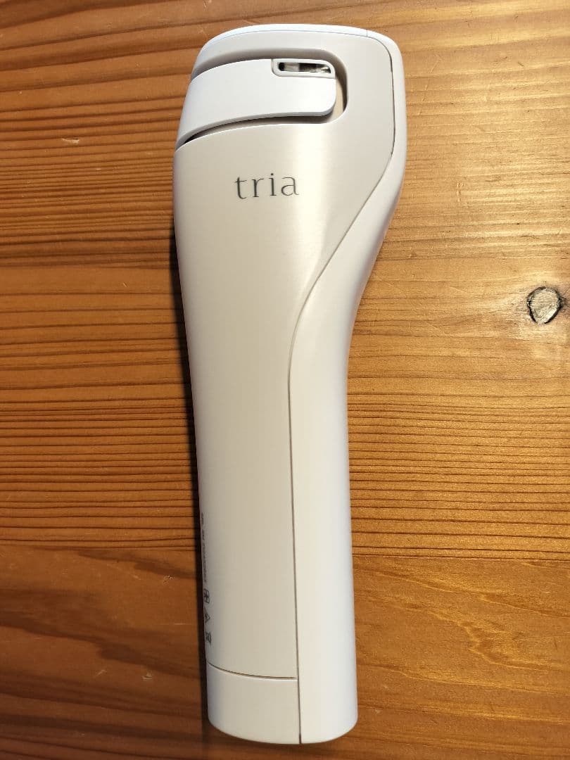 tria SKIN AGING CARE LASER 本体と付属品