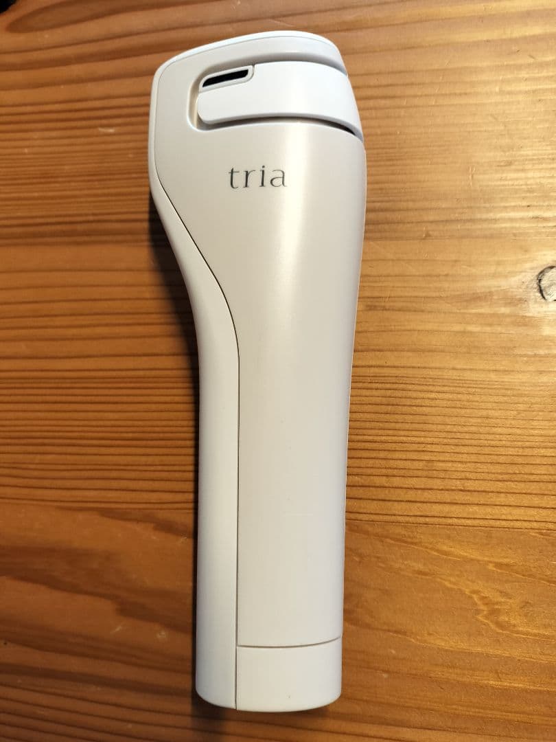 tria SKIN AGING CARE LASER 本体と付属品