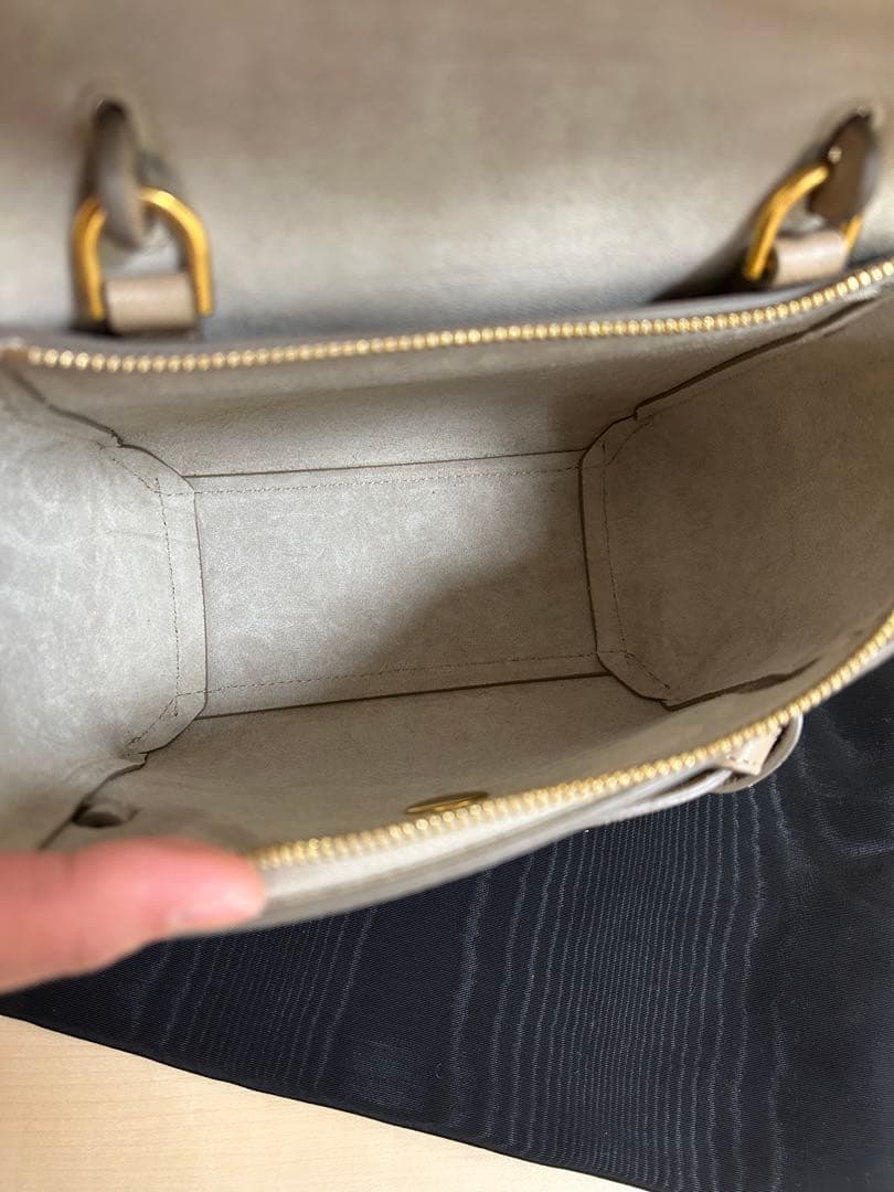 セリーヌ ベルトバッグ ナノ ライトトープ