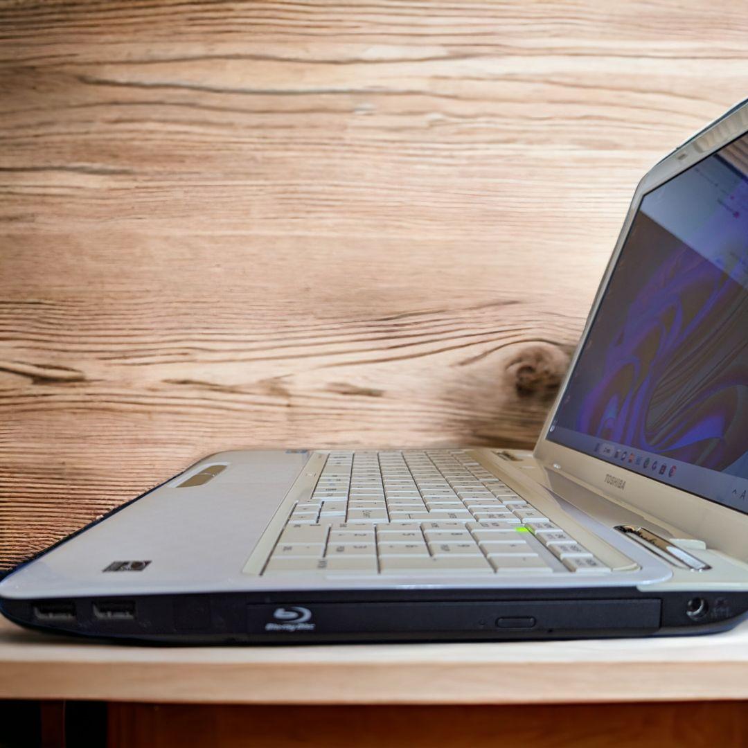 Windowsノート本体 TOSHIBA dynabook T351 PT35157CBFW