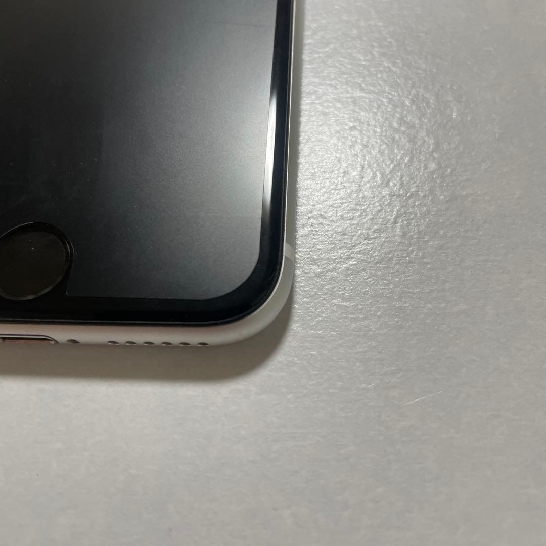 【美品】iPhone SE 第二世代 64gb フィルム・カバー装着 【箱付き】