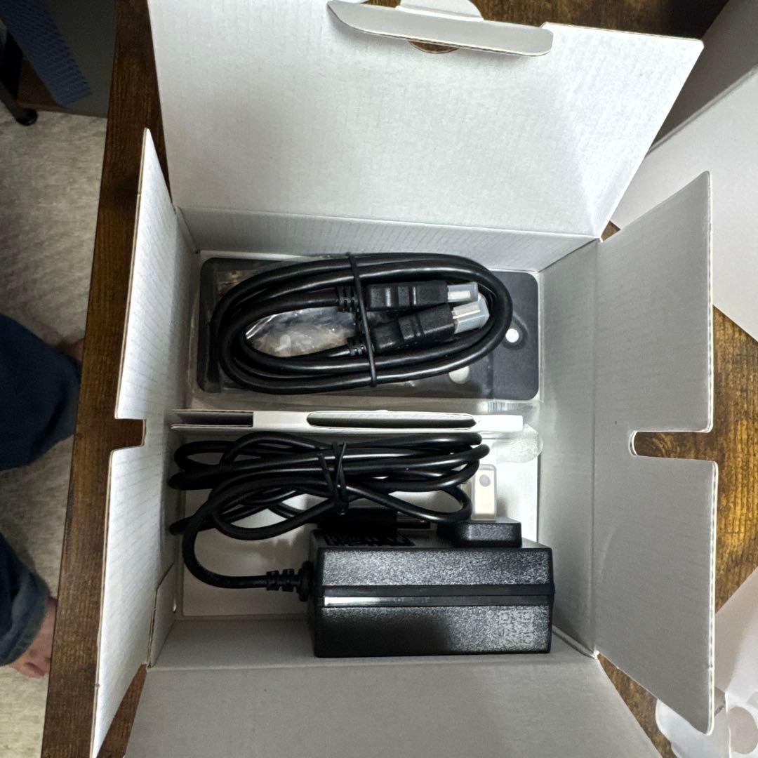 Intel ミニPC 未使用品に近い